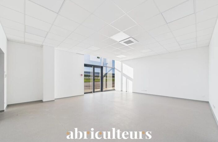 Opportunité professionnelle : locaux d'activité de 450 m² climatisés à Chartres (28000) — photo 2
