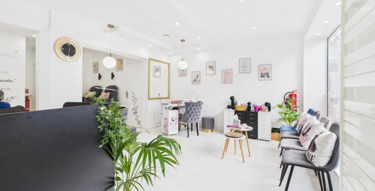 Investissement locatif : murs commerciaux 59 m² en centre-ville de Chartres (28000) — photo 1