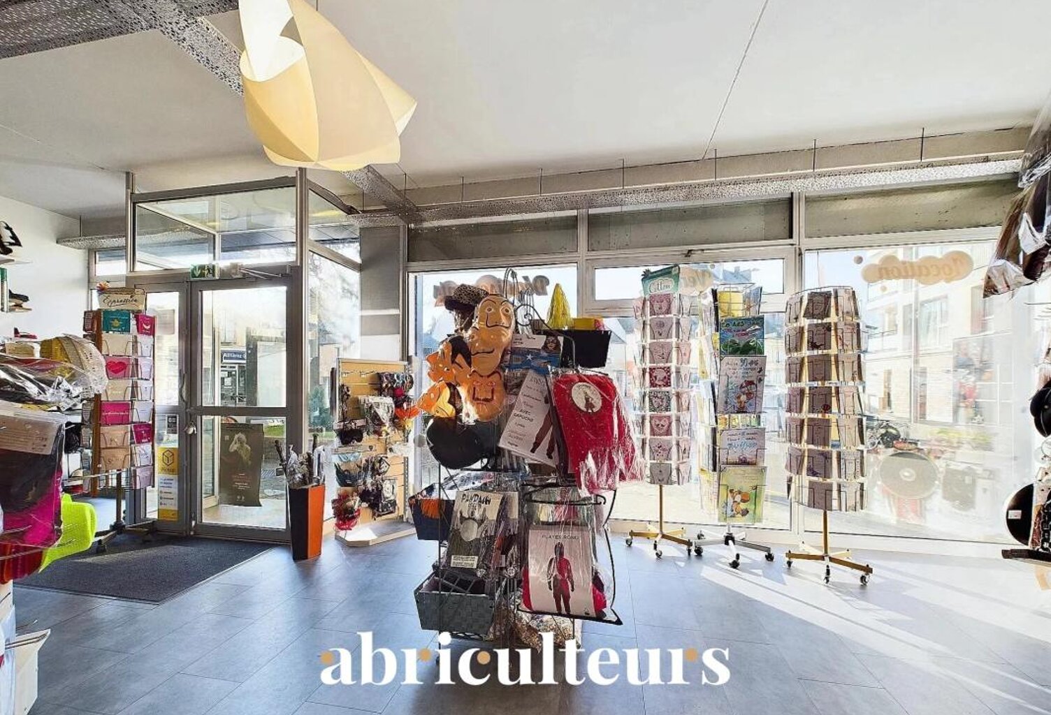 Fonds de commerce événementiel de 109 m² — Proche Chartres (28300) — photo 1