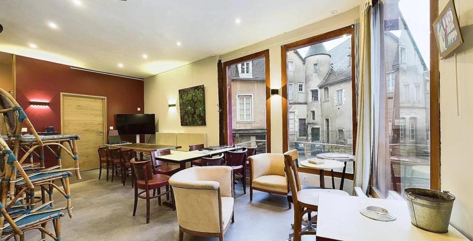 Vente de murs commerciaux avec terrasses privatives — Chartres (28000) — photo 1