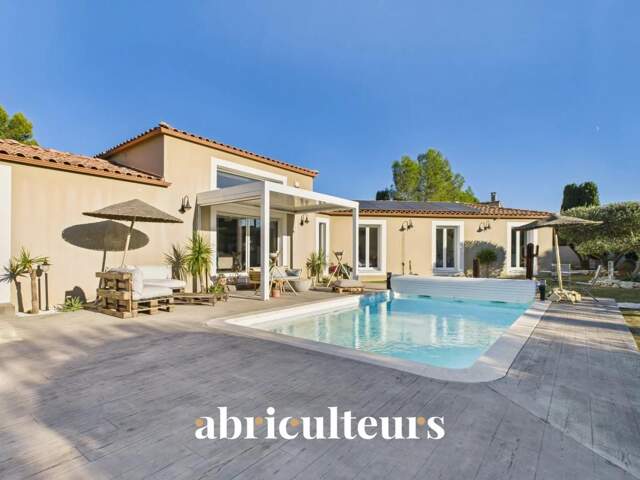 Villa de prestige avec piscine chauffée en vente à Calvisson (30114) — photo du bien