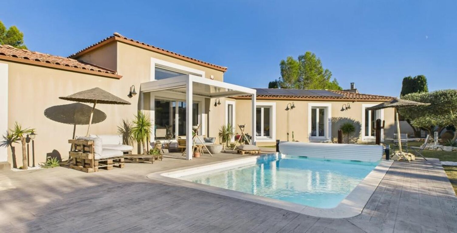 Villa de prestige avec piscine chauffée en vente à Calvisson (30114) — photo 1