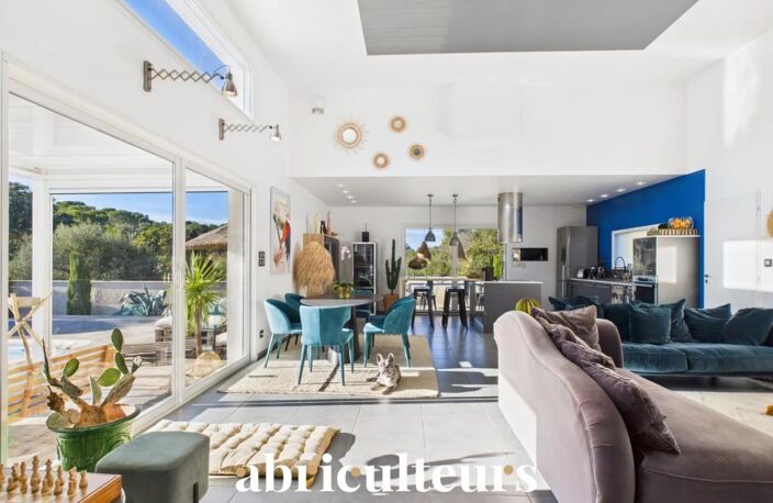 Villa de prestige avec piscine chauffée en vente à Calvisson (30114) — photo 3