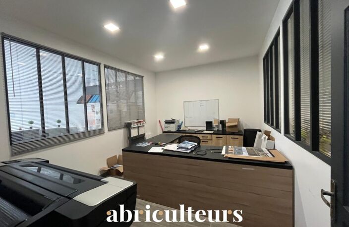 Bureaux au sein d'un local industriel à vendre — Châteaudun (28200) — photo 4