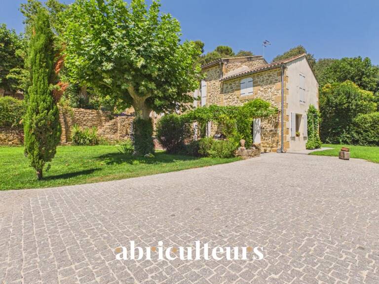 Mas provençal rénové de 249 m² avec dépendance sur 2 328 m² à Grans (13450) — photo 1