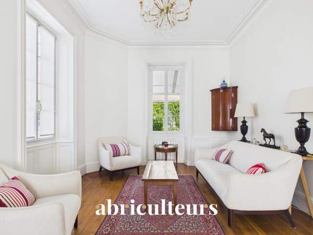 Élégante maison de caractère de 185 m² avec jardin – Cognac Jardin Public (16100) — photo du bien