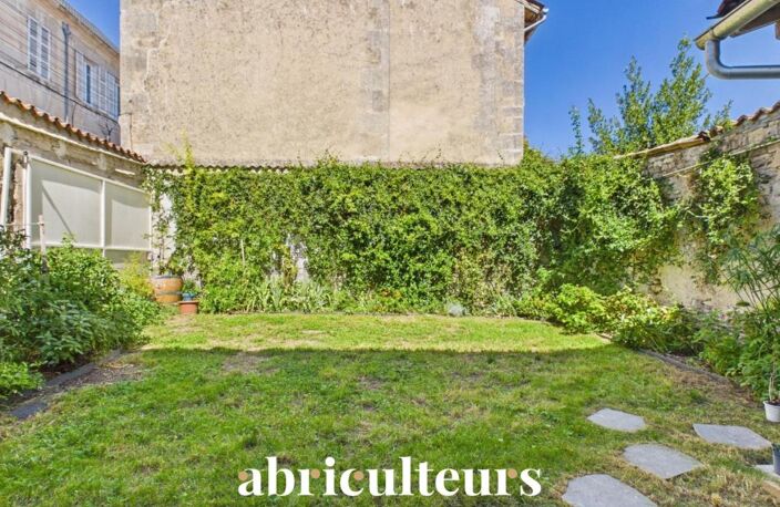Élégante maison de caractère de 185 m² avec jardin – Cognac Jardin Public (16100) — photo 3