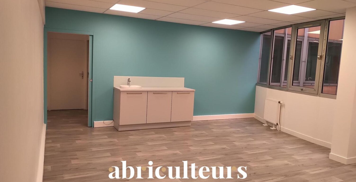Bureaux lumineux de  45M² au cœur de Chartres (28000) — photo 1
