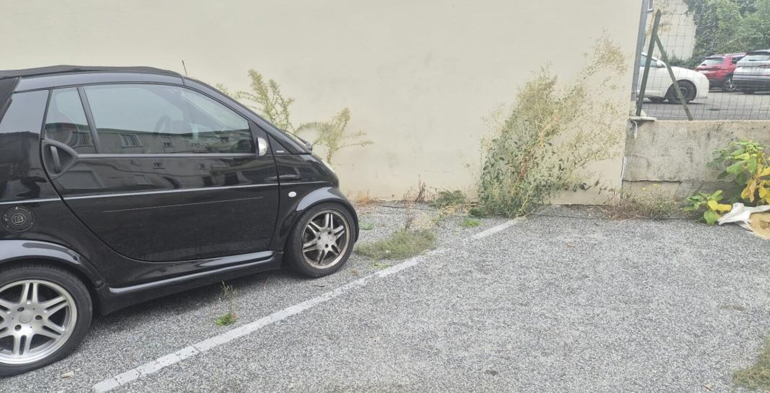 Parking hôtel de région — photo 1