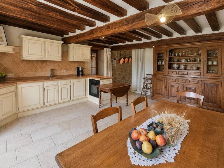 Grande maison ancienne en pierre, rénovée, proche de Vézelay — photo 1