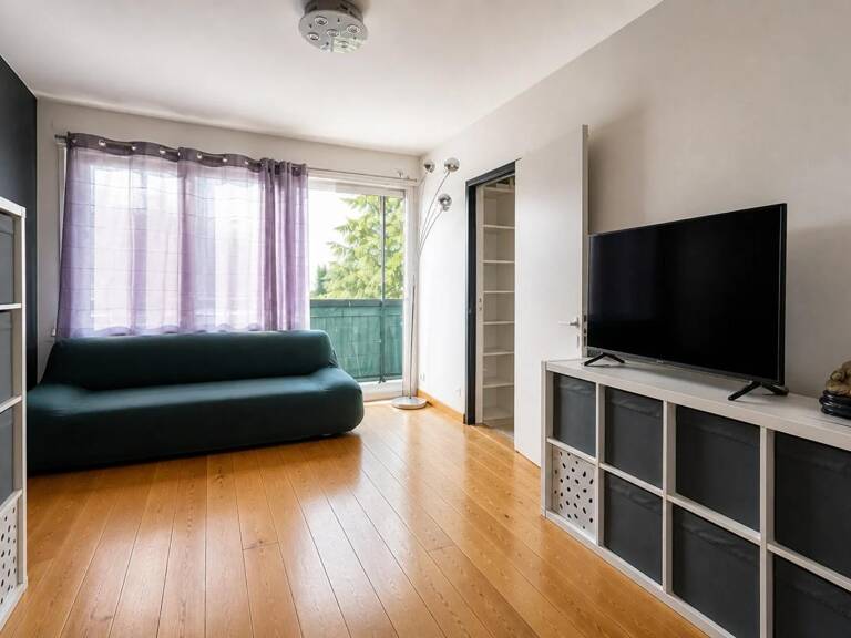 Appartement T3 de 65 m² situé à Cenon — photo 1