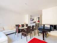 LE RAINCY - Maison en triplex de type T4 de 94 m² avec cave, jardin — photo 2