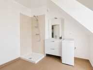 LE RAINCY - Maison de type T4 de 94 m² avec cave, box , jardin — photo 4