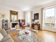 Appartement de 5 pièces de 119 m² situé à Paris — photo 3