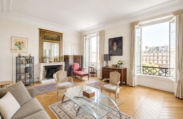 Appartement de 5 pièces de 119 m² situé à Paris — photo 3