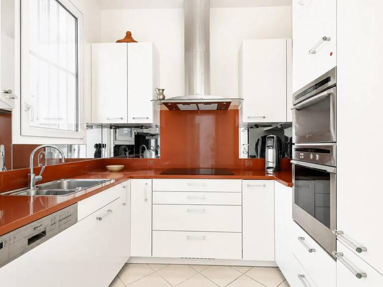 Appartement de 5 pièces de 119 m² situé à Paris — photo 1