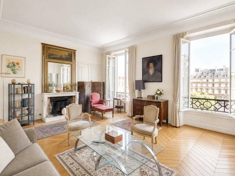 Appartement de 5 pièces de 119 m² situé à Paris — photo 1