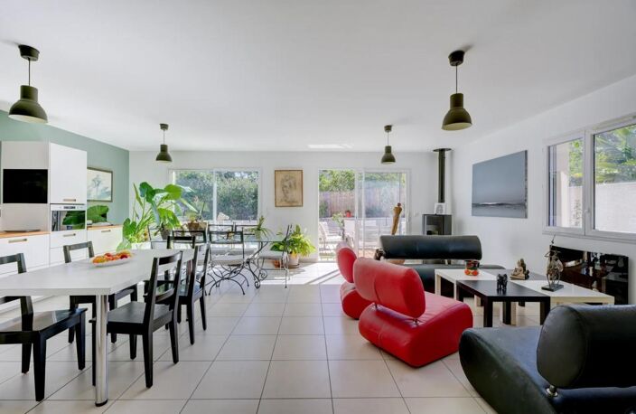 Maison de plain-pied 4 pièces 106 m² avec garage et piscine — photo 4