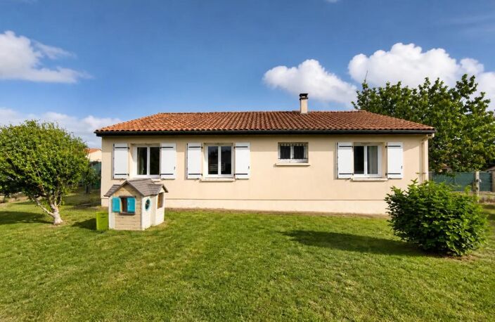 Maison de 4 pièces de 100 m² à Saint-Yrieix-sur-Charente — photo 3