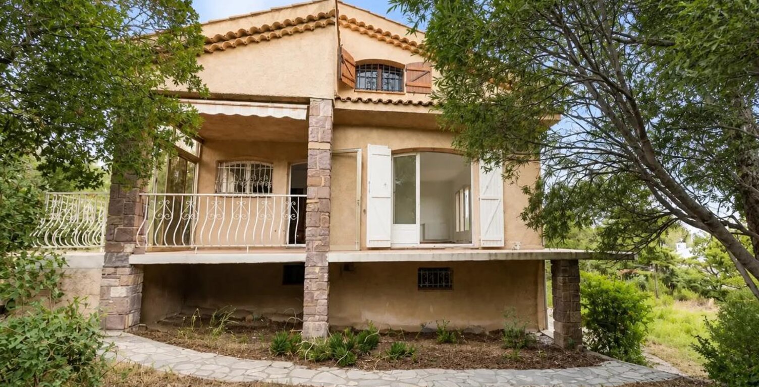83370 SAINT AYGULF - GRAND BOUCHAREL - MAISON A RENOVER - 6 PIÈCES - 4 CHAMBRES - VUE MER — photo 1