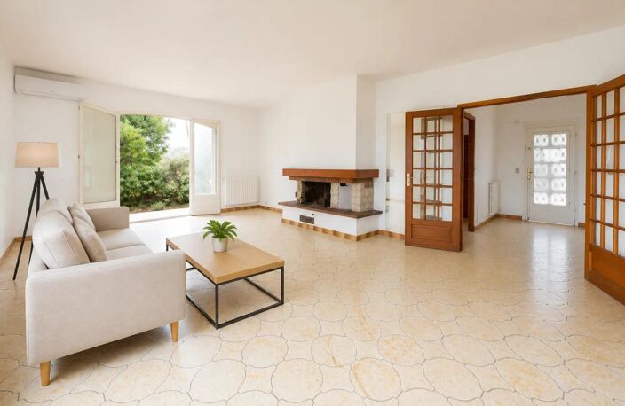 83370 SAINT AYGULF - GRAND BOUCHAREL - MAISON A RENOVER - 6 PIÈCES - 4 CHAMBRES - VUE MER — photo 5