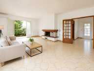 83370 SAINT AYGULF - GRAND BOUCHAREL - MAISON A RENOVER - 6 PIÈCES - 4 CHAMBRES - VUE MER — photo 4