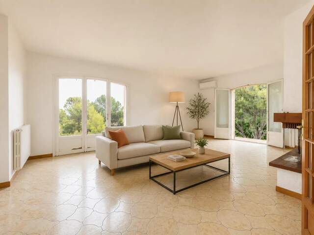 83370 SAINT AYGULF - GRAND BOUCHAREL - MAISON A RENOVER - 6 PIÈCES - 4 CHAMBRES - VUE MER — photo du bien