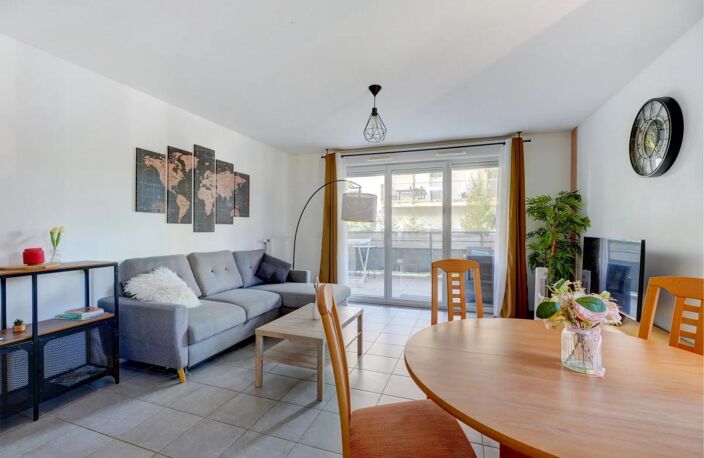 Appartement de 3 pièces de 68 m² à Vénissieux — photo 2
