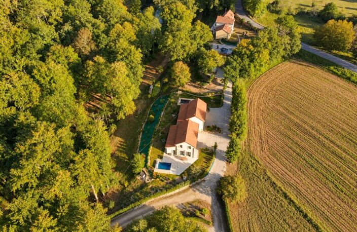 Propriété d’exception de plus de 400 m² avec deux gîtes et trois piscines aux portes de Sarlat — photo 3