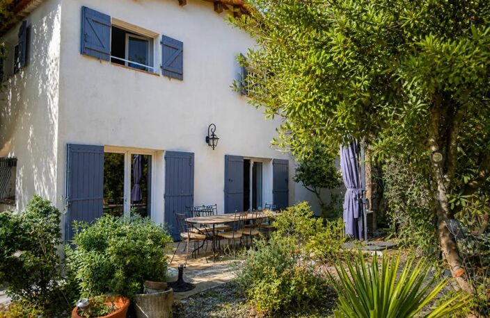 Maison de 7 pièces de 179 m² à Pujaut — photo 2