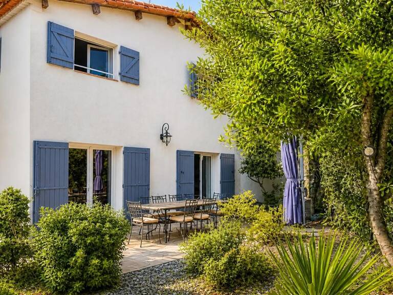 Maison de 7 pièces de 179 m² à Pujaut — photo 1