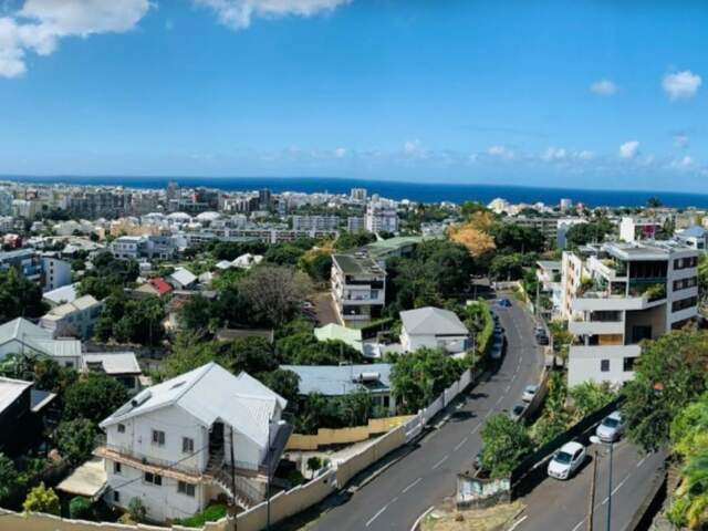Appartement T4 Duplex Vue Mer - St François — photo du bien