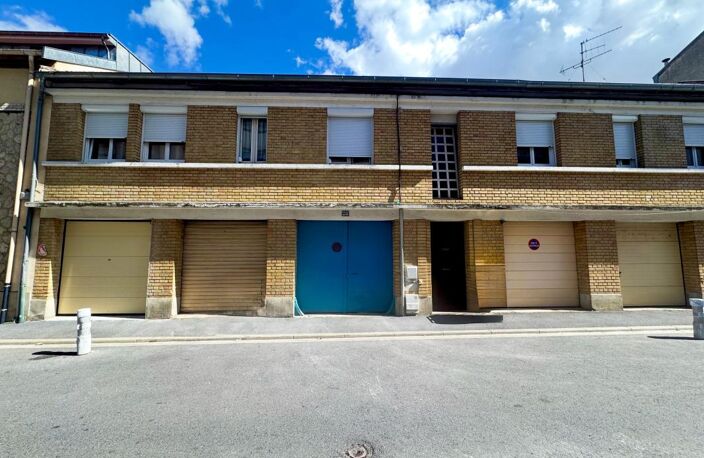 Type2 bis secteur Jean-Jaurès, terrasse et parking — photo 2