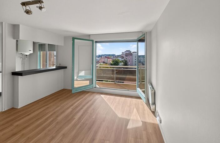 Joli studio en étage élevé à Villeurbanne — photo 4