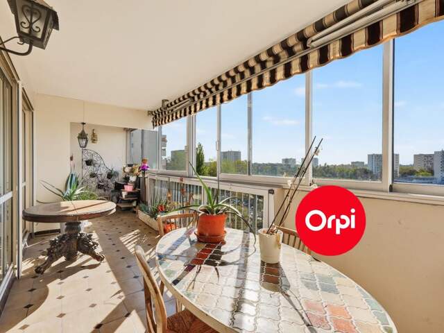 Appartement À Vendre — photo du bien