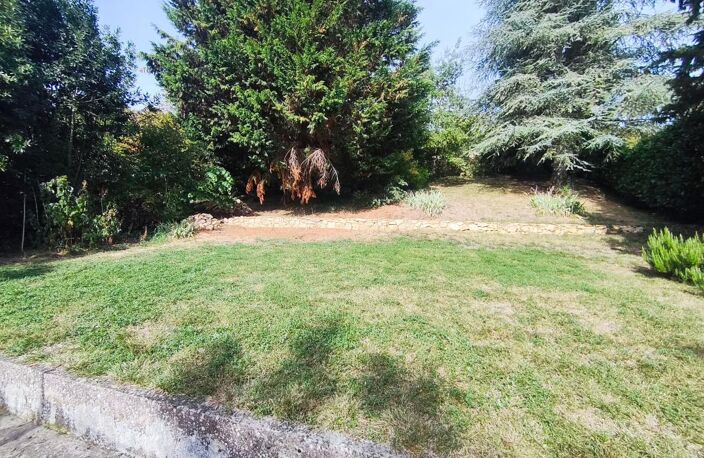 Maison de 123m2 sur une parcelle de 2560m2 avec dépendances — photo 2