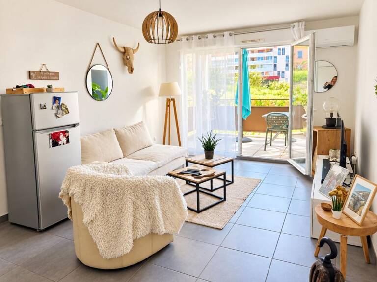 Appartement T3 56m2 La Seyne sur Mer avec une place parking privative en sous sol — photo 1
