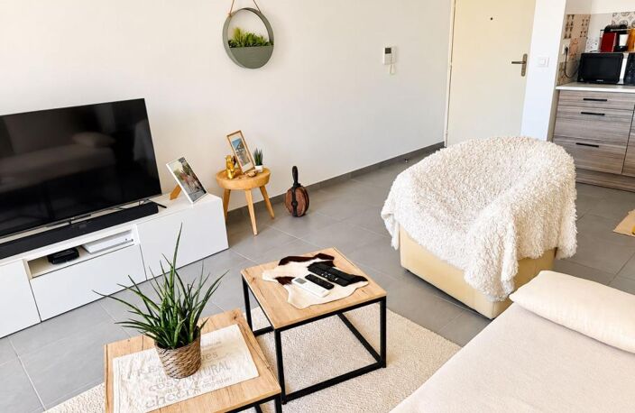 Appartement T3 56m2 La Seyne sur Mer avec une place parking privative en sous sol — photo 2