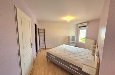 Bel appartement meublé 2 chambres avec balcon, cave, garage et parking — photo du bien