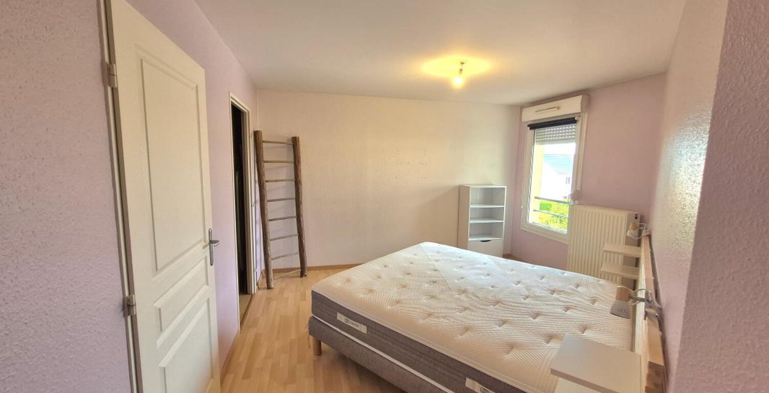 Bel appartement meublé 2 chambres avec balcon, cave, garage et parking — photo 1