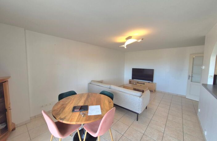 Bel appartement meublé 2 chambres avec balcon, cave, garage et parking — photo 5