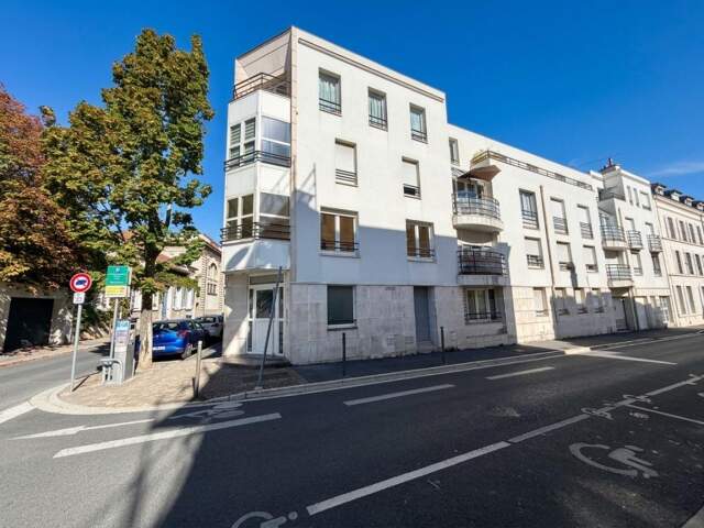 Appartement À Vendre — photo du bien