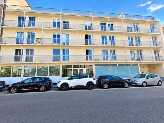 Appartement À Vendre — photo du bien