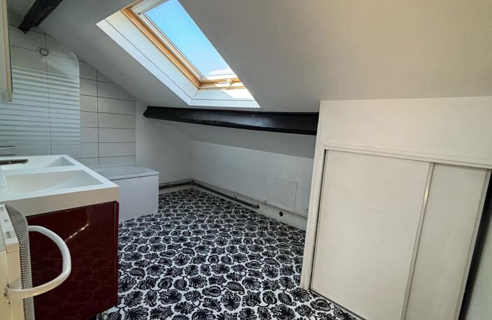 REIMS proche centre, à 2 pas de la gare: appartement type 3 type loft, séjour, 2 chambres — photo 5