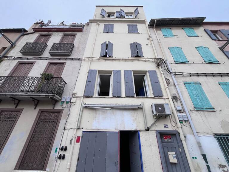 Immeuble de rapport comprenant 4 appartements et 1 local commercial en très bon état loué en étudiant et en AIR BNB — photo 1