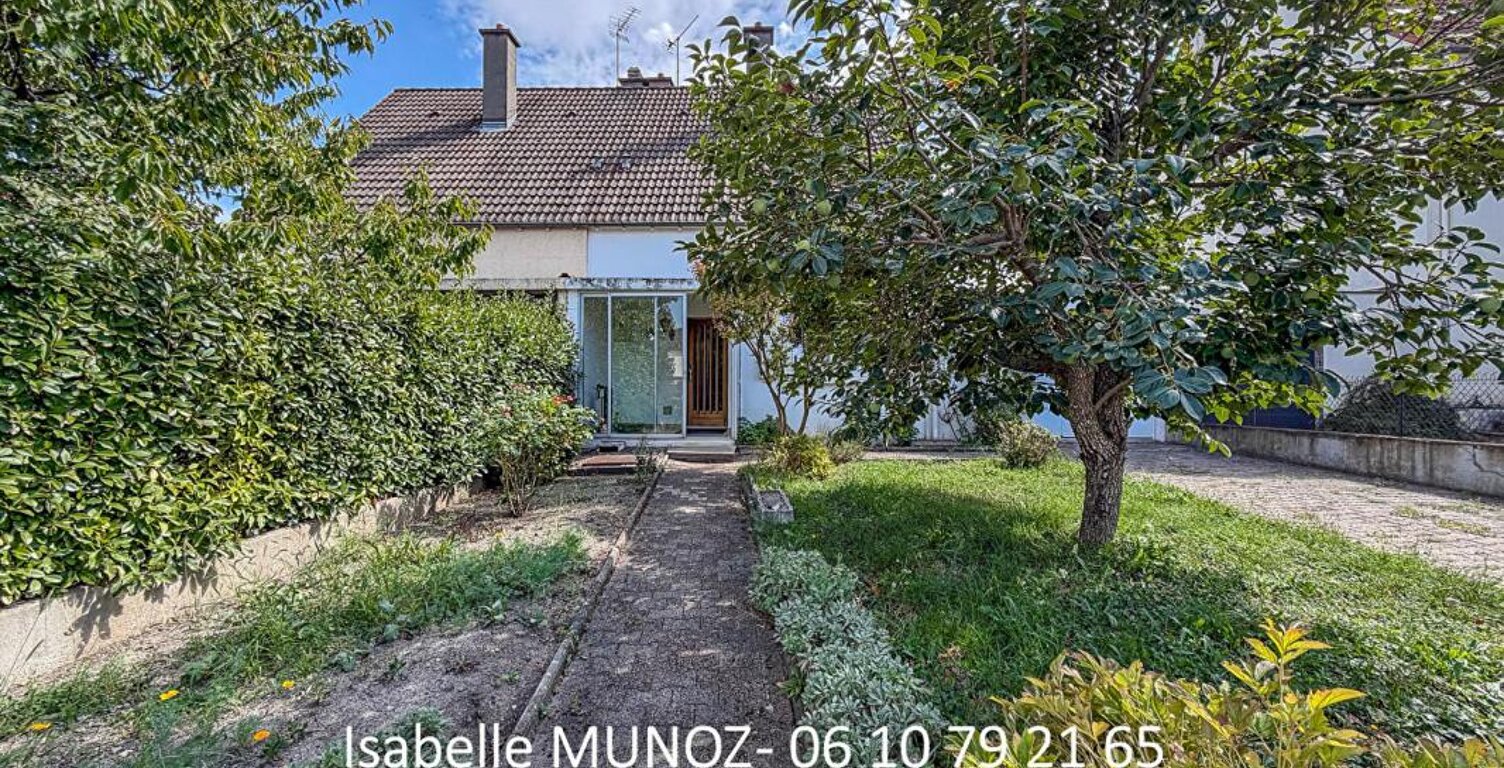 Perignat Les Sarlieve : Maison F4 avec jardin, terrasse et près de 90 m² de dépendances — photo 1