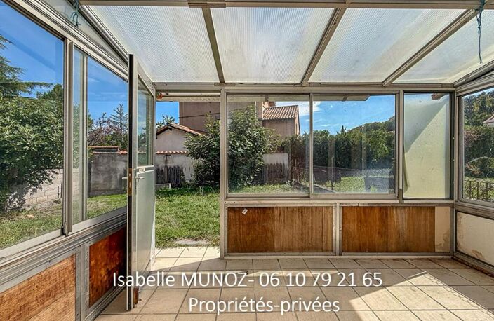 Perignat Les Sarlieve : Maison F4 avec jardin, terrasse et près de 90 m² de dépendances — photo 2