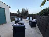 À SAISIR - VIDAUBAN Mazet meublé 45 m2 avec jardin et jacuzzi - Piscine - Tennis — photo 4