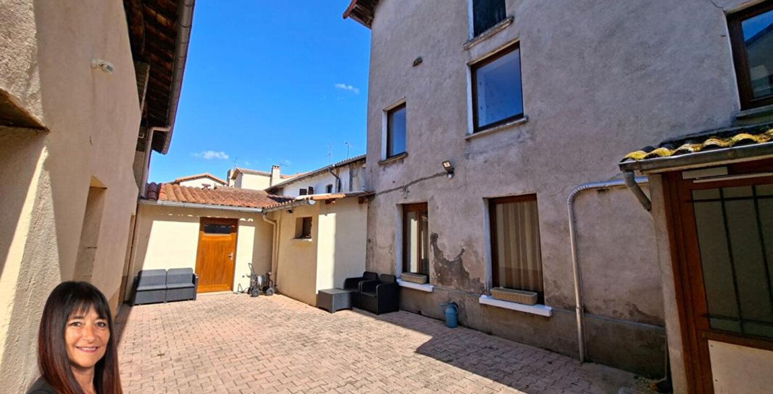 Immeuble Côte Roannaise 650 m2 + grenier aménageable — photo 1