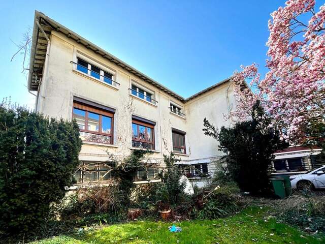 Bâtiment à réhabiliter de 479 m2- Châtillon centre — photo du bien